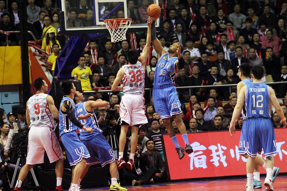 Ning重返赛场,比赛规则变更首场状态出色,公牛观众沸腾!比赛高潮迭起的简单介绍 Ning重返赛场,比赛规则变更首场状态出色,公牛观众沸腾!比赛高潮迭起的简单介绍