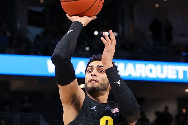 包含西甲冲刺阶段走向成谜；丹佛掘金再遭质疑；管理层满意；纪律约束更严格的词条